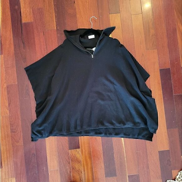 NWT Banana Republic Poncho - Super cozy  - Picture 1 of 4